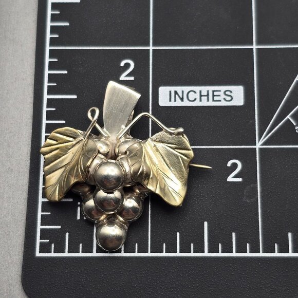 VTG Sterling Silver Grapes & Gold Tone Leaves Brooch Pendant 1.5" Mexico 15.74g - Picture 7 of 9